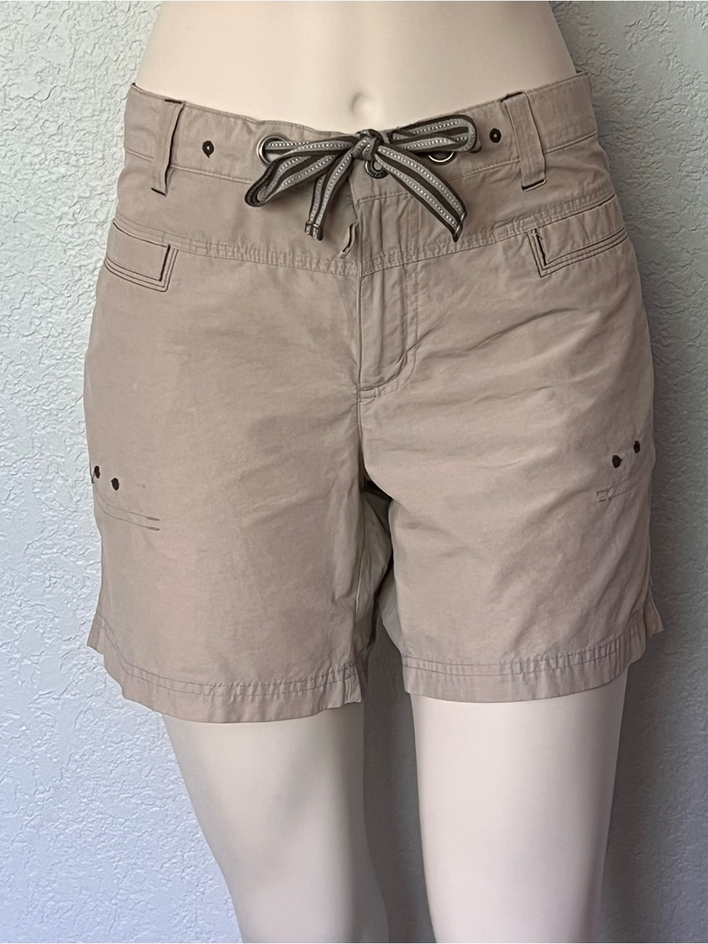 Columbia Khaki Outdoor Hiking Camping Travel Casual Womens Shorts Medium